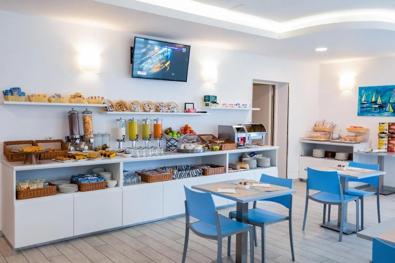 Hotel Gabbiano Rimini 3*,  Italy