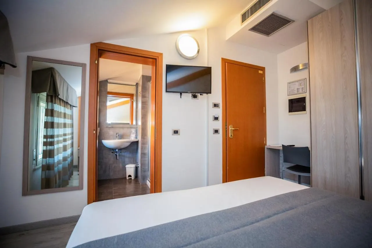 Hotel Gabbiano Rimini 3*,  Włochy