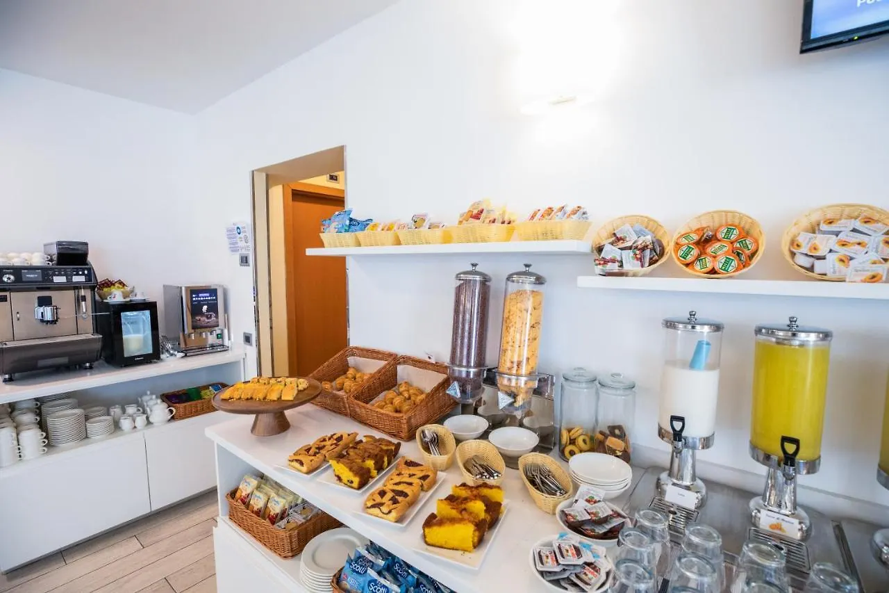 Hotel Gabbiano Rimini 3*,